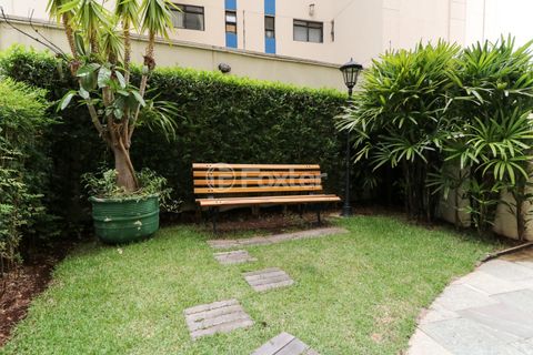 Image 14 - 868891